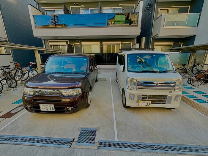 物件外観写真6　(駐車場)