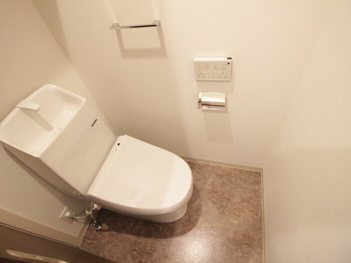 物件内観写真15　(トイレ)