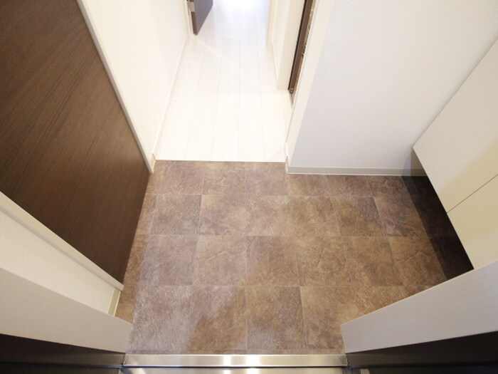 物件内観写真17　(玄関)