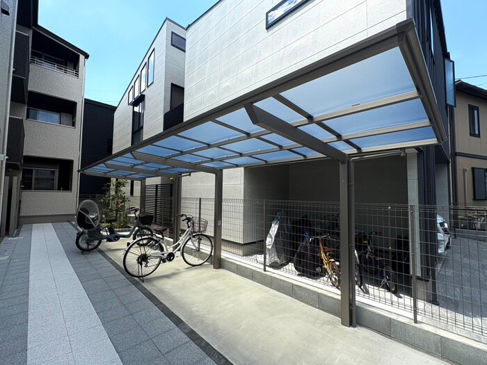 物件外観写真2　(駐輪場)