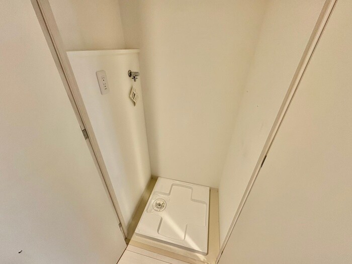 物件内観写真13　(洗濯機置場)