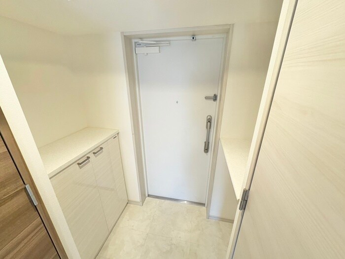 物件内観写真14　(玄関)