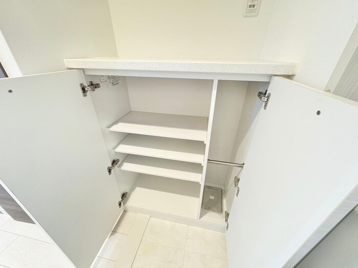 物件内観写真15　(靴箱)