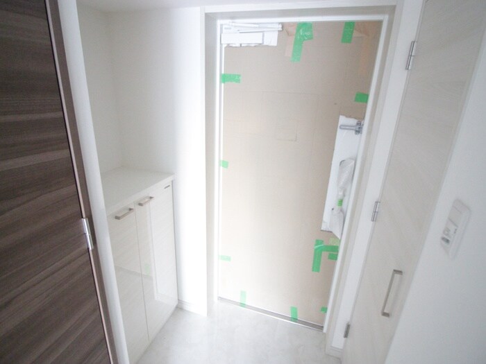 物件内観写真17　(玄関)