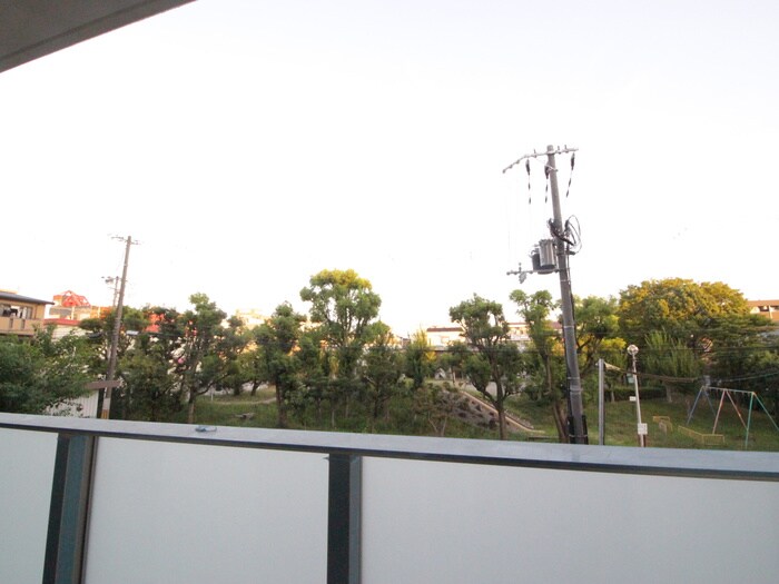 物件内観写真22　(室内からの展望)