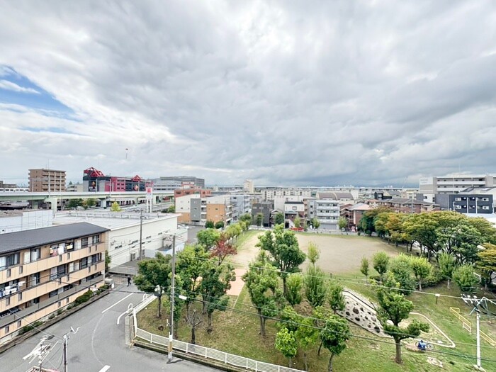 物件内観写真22　(室内からの展望)