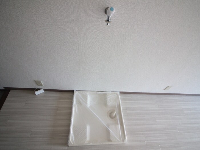 物件内観写真12　(洗濯機置場)