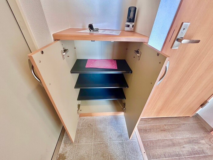 物件内観写真17　(靴箱)