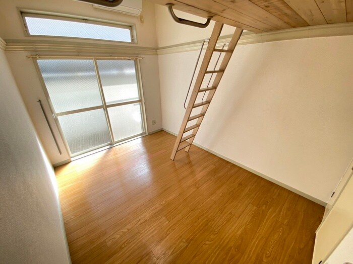 物件内観写真4　(居室)