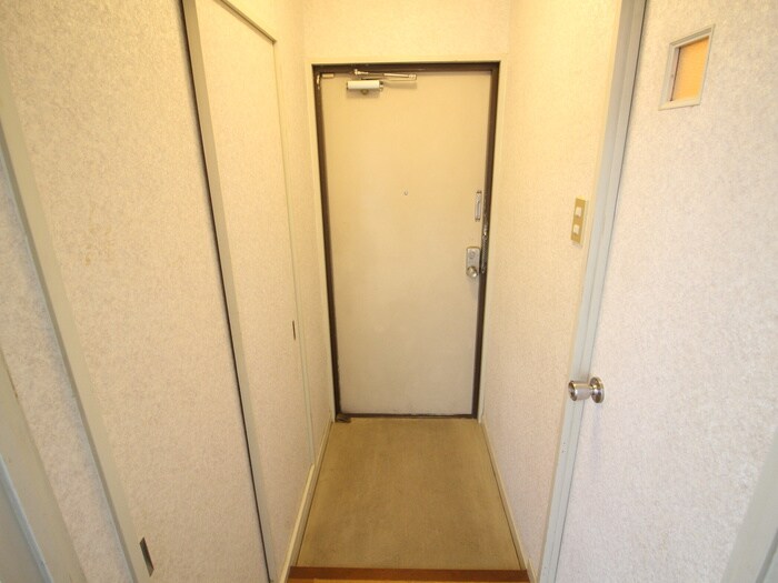 永井マンションの玄関