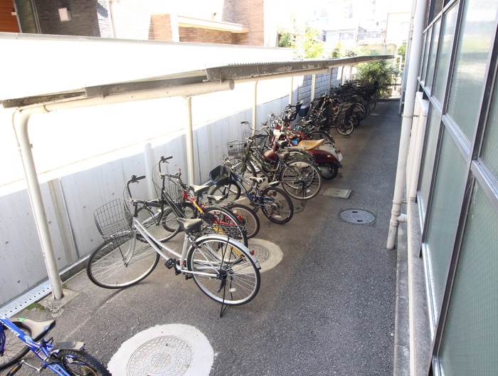 物件外観写真5　(駐輪場)