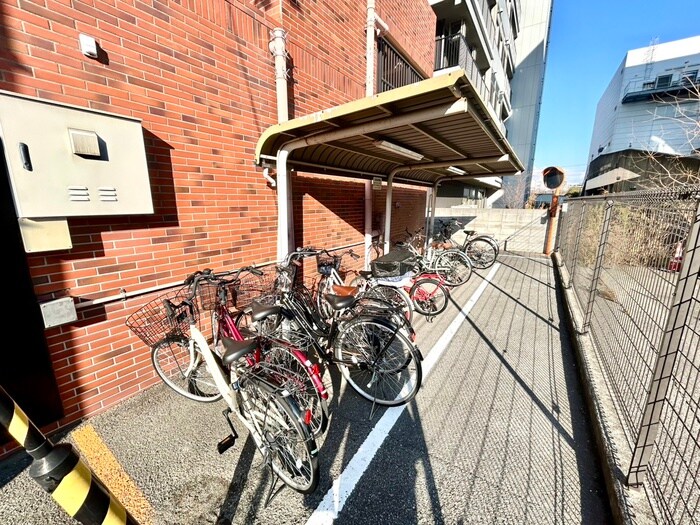 物件外観写真3　(駐輪場)