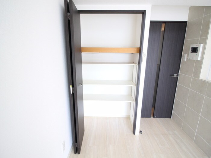 物件内観写真15　(収納)