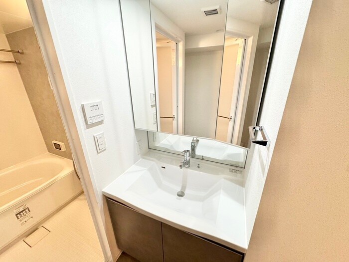 物件内観写真11　(洗面)