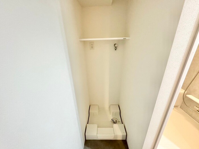 物件内観写真12　(洗濯機置場)