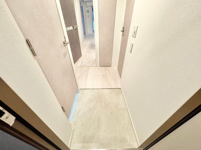 物件内観写真14　(玄関)