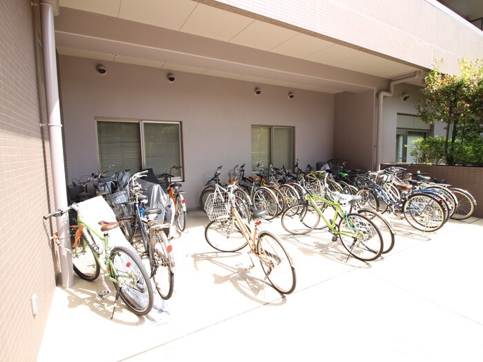 物件外観写真5　(駐輪場)