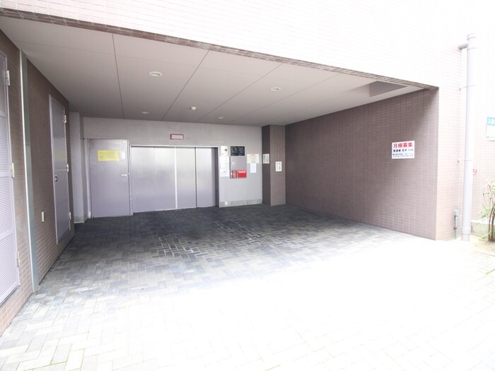 物件外観写真6　(駐車場)