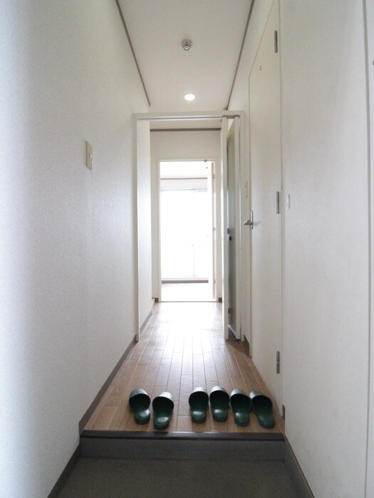 物件内観写真7　(玄関)