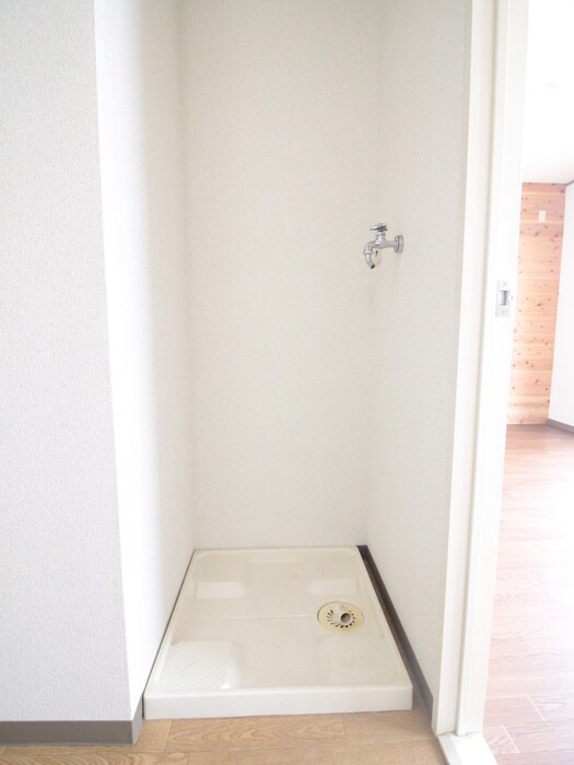 物件内観写真17　(洗濯機置場)