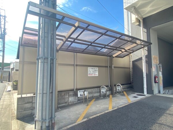 バイク置き場