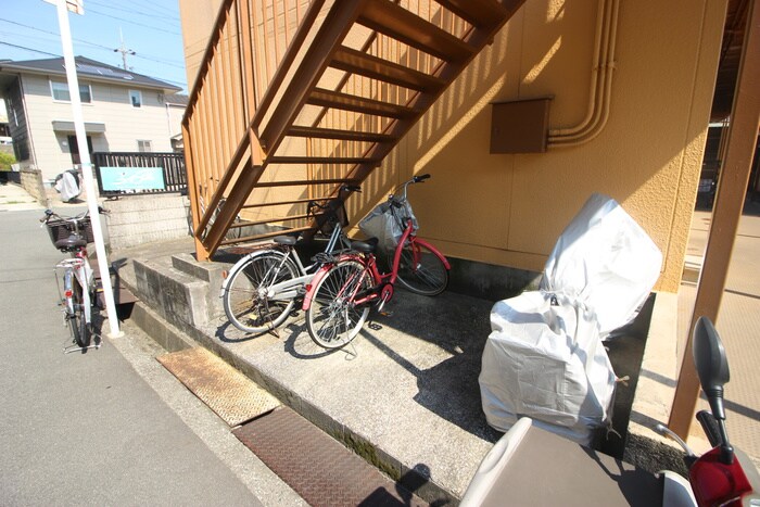 物件外観写真3　(駐輪場)