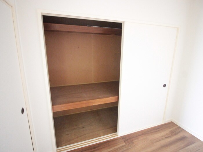 物件内観写真12　(収納)