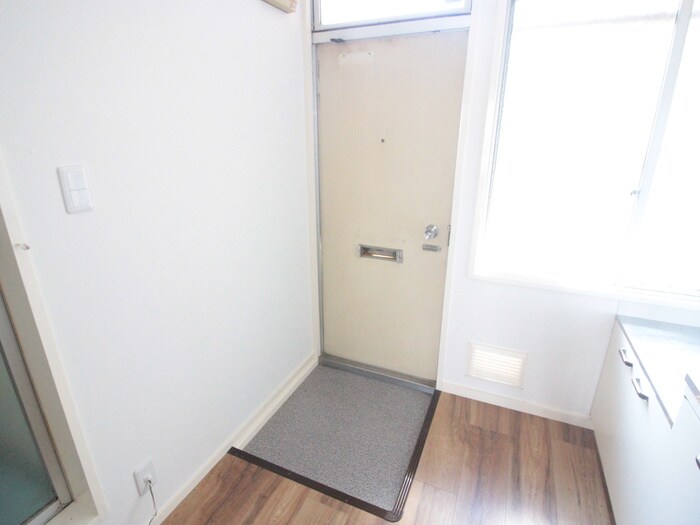 物件内観写真15　(玄関)