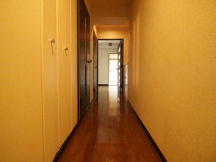 物件内観写真20　(廊下)