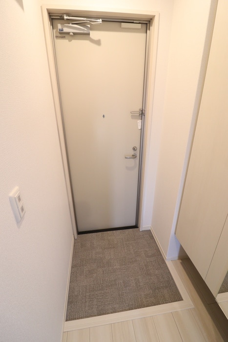 物件内観写真15　(玄関)