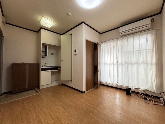 物件内観写真8　(居室)