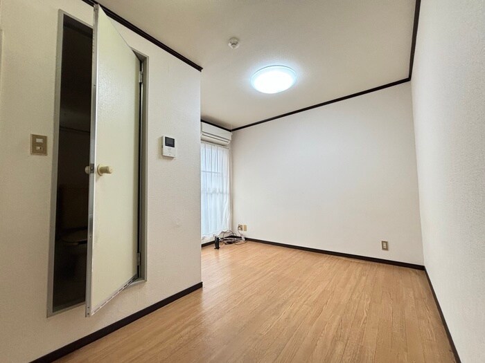 物件内観写真9　(居室)