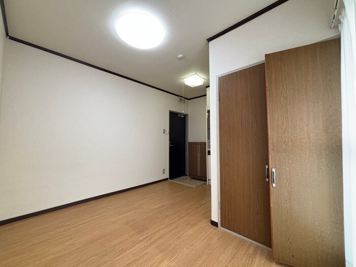 物件内観写真10　(居室)