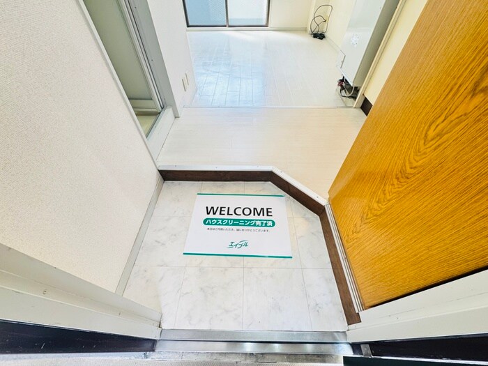 物件内観写真14　(玄関)