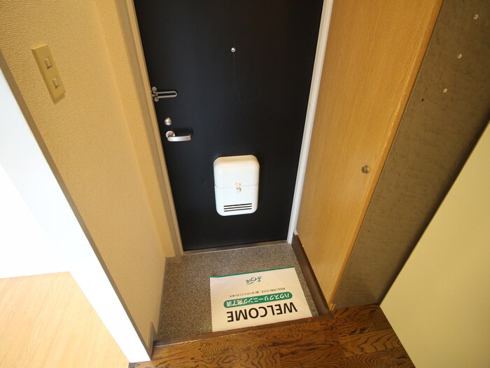 物件内観写真18　(玄関)