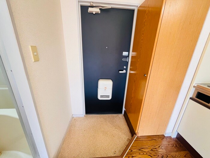 物件内観写真18　(玄関)