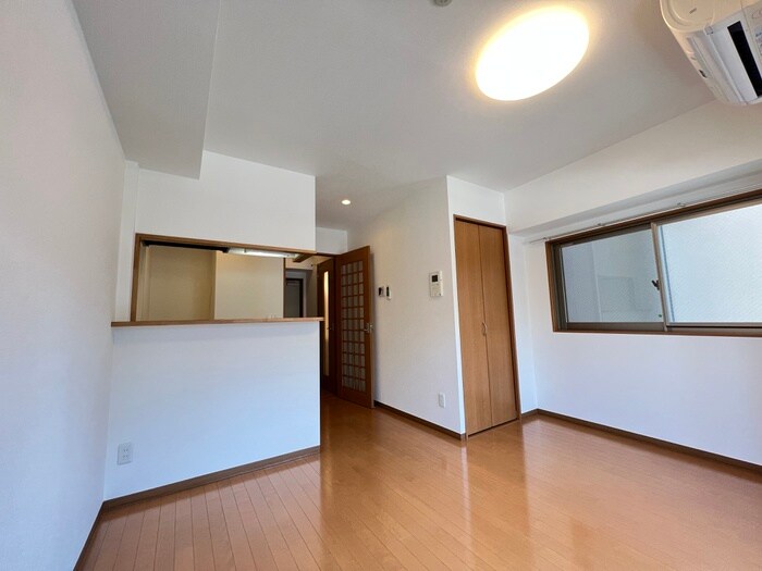 物件内観写真8　(居室)