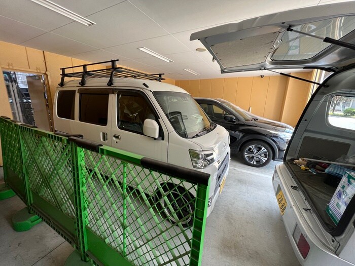 物件外観写真6　(駐車場)