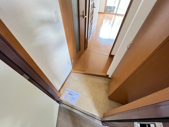 物件内観写真16　(玄関)