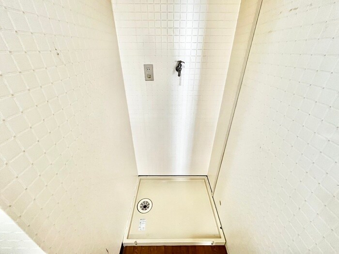 物件内観写真14　(洗濯機置場)