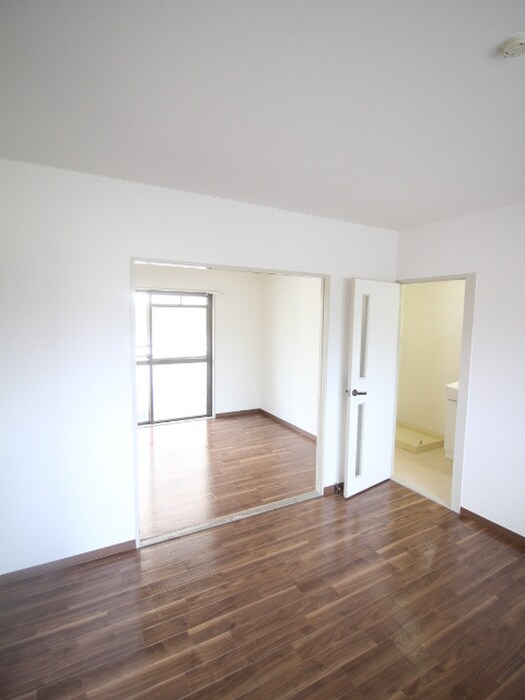 物件内観写真9　(居室)