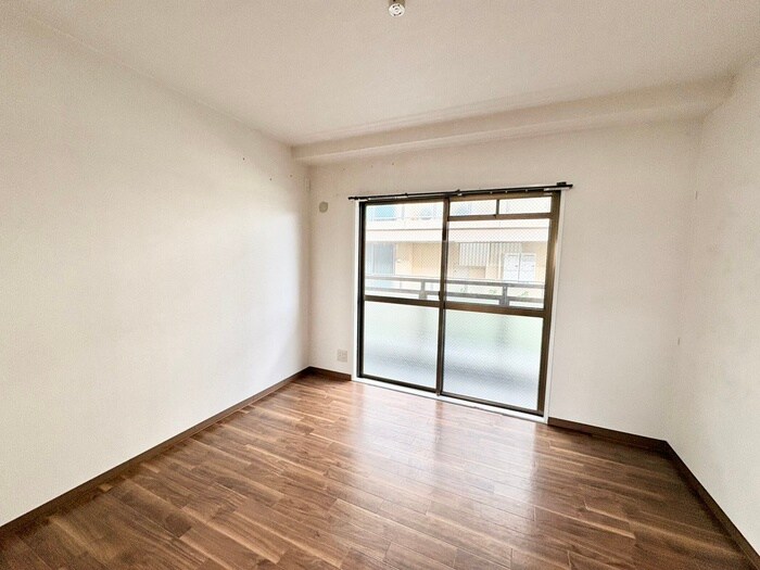 物件内観写真12　(居室)