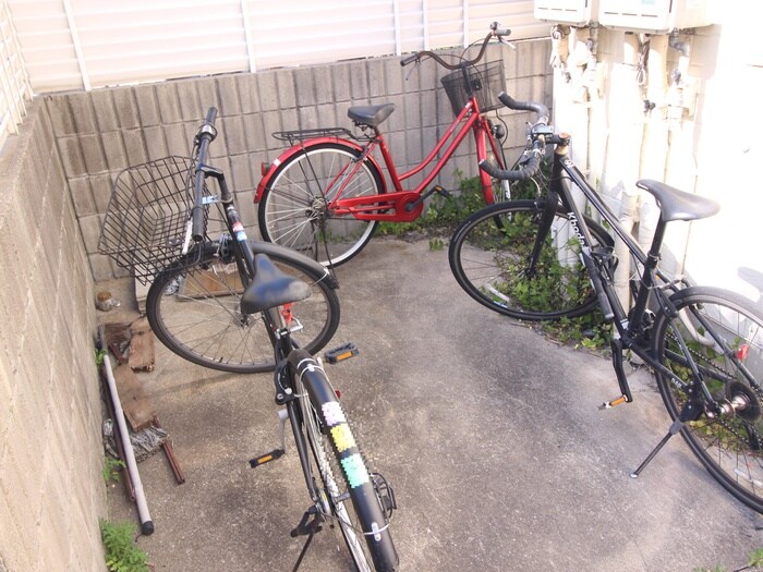 物件外観写真5　(エントランス部分)