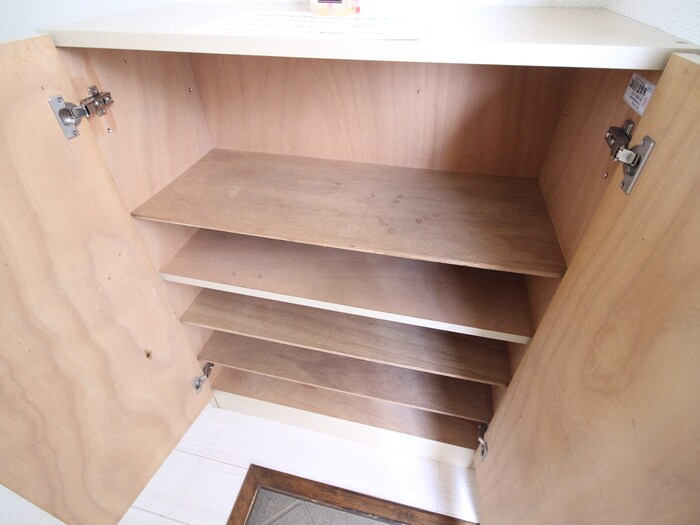 物件内観写真15　(靴箱)