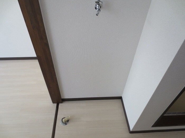 物件内観写真15　(洗濯機置場)