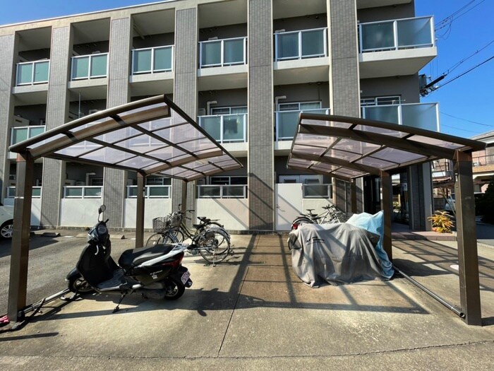 物件外観写真5　(駐輪場)