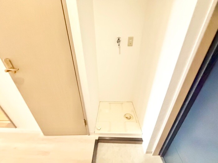 物件内観写真16　(洗濯機置場)