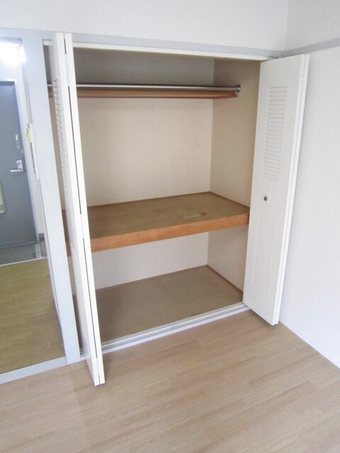 物件内観写真12　(収納)