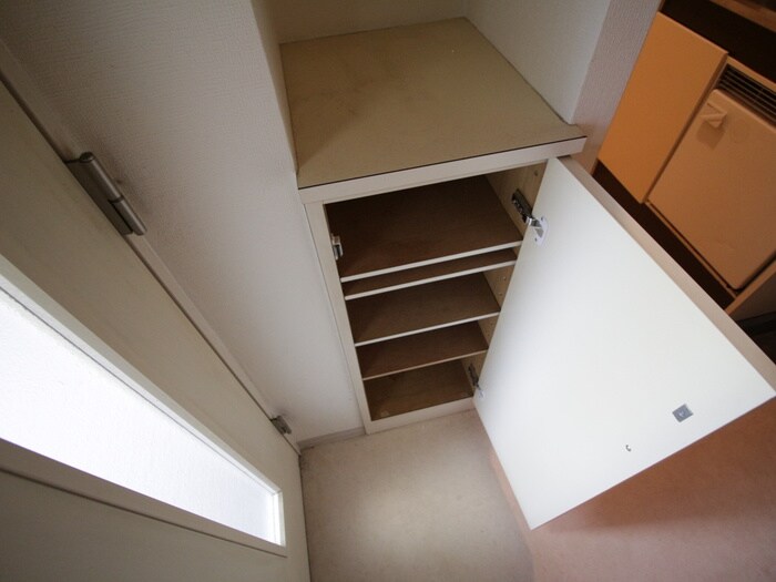 物件内観写真15　(靴箱)
