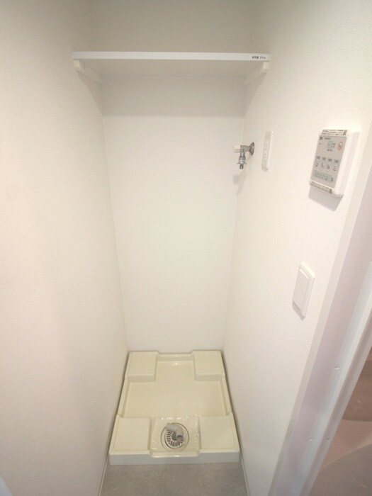 物件内観写真11　(洗濯機置場)